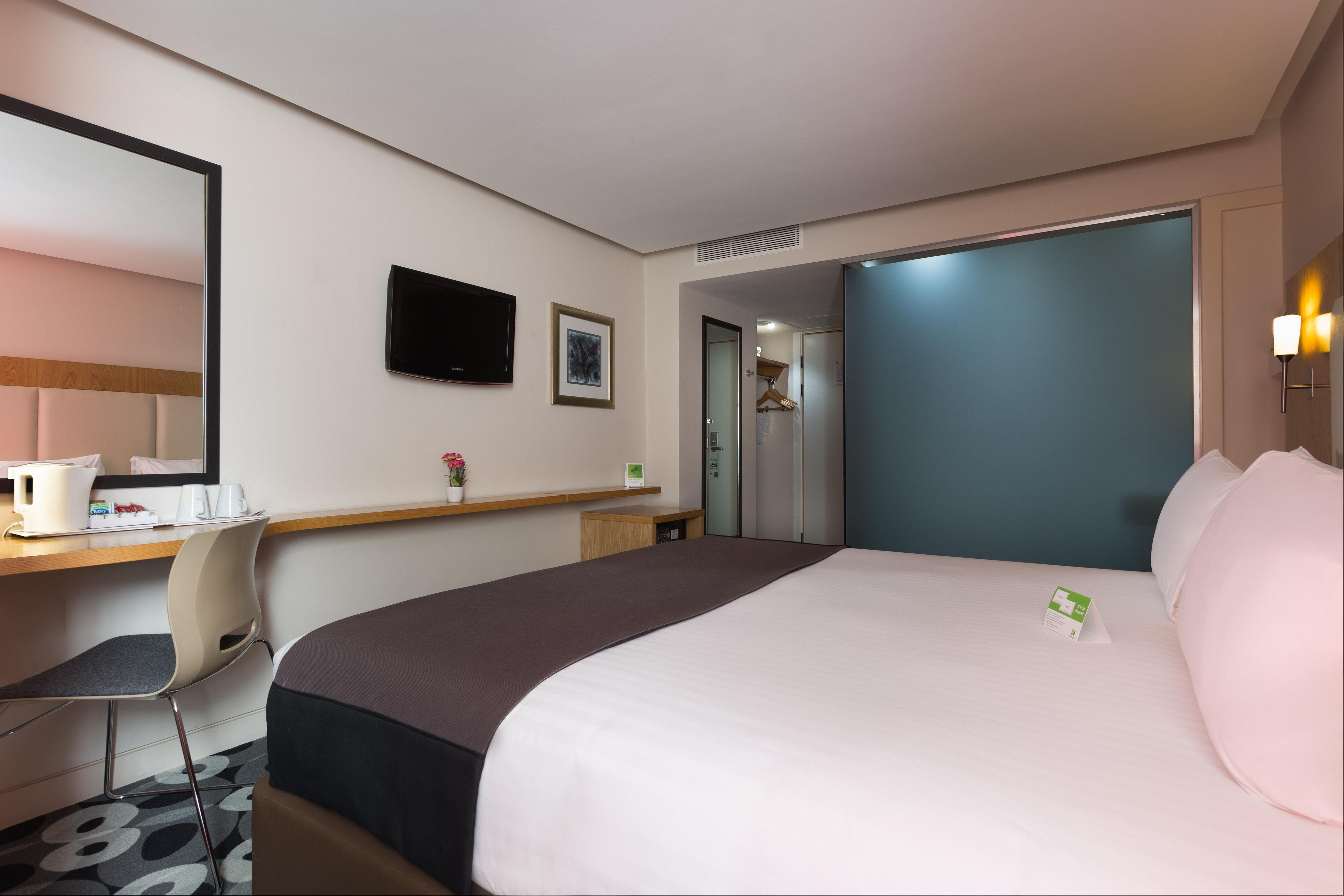 Holiday Inn Sittingbourne By Ihg Exterior photo